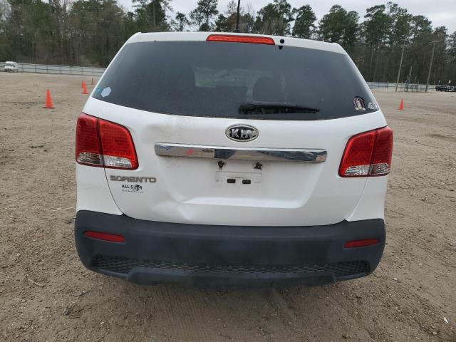 5XYKT3A15BG176595 - 2011 KIA SORENTO BASE WHITE photo 6