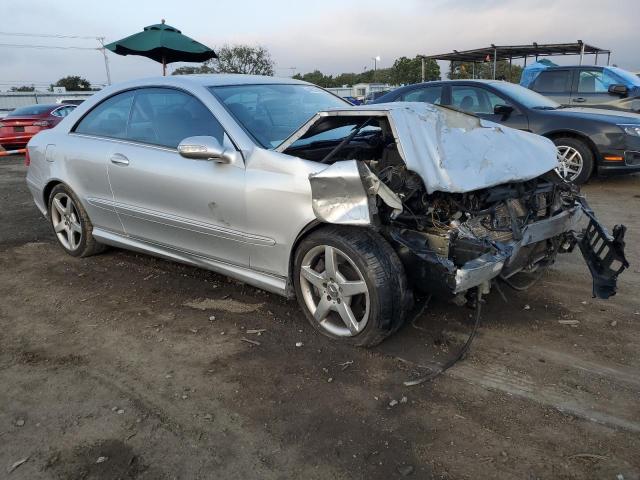 WDBTJ75J65F149584 - 2005 MERCEDES-BENZ CLK 500 SILVER photo 4