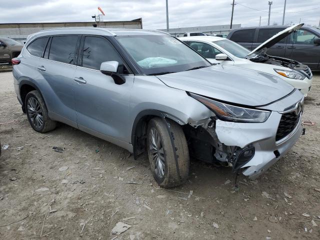 5TDFZRBH8LS017492 - 2020 TOYOTA HIGHLANDER PLATINUM SILVER photo 4