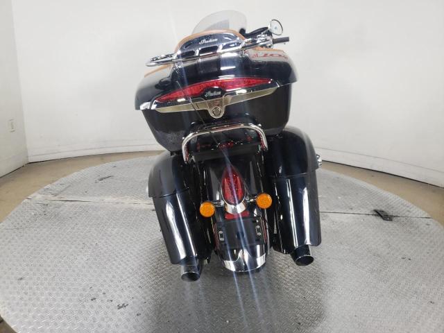 56KTRAAA3F3321919 - 2015 INDIAN MOTORCYCLE CO. ROADMASTER BLACK photo 4