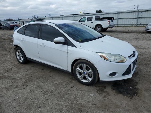 1FADP3F2XDL244983 - 2013 FORD FOCUS SE WHITE photo 4