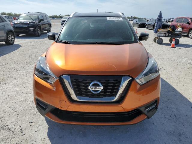 3N1CP5CU2KL480863 - 2019 NISSAN KICKS S ORANGE photo 5