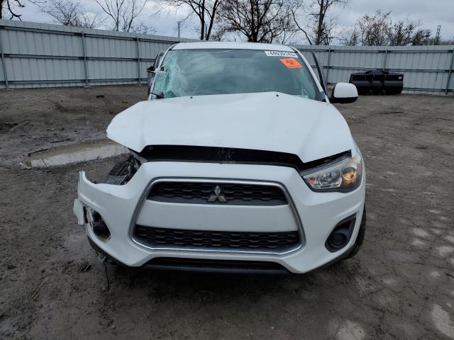 4A4AR3AU3EE030688 - 2014 MITSUBISHI OUTLANDER ES WHITE photo 5