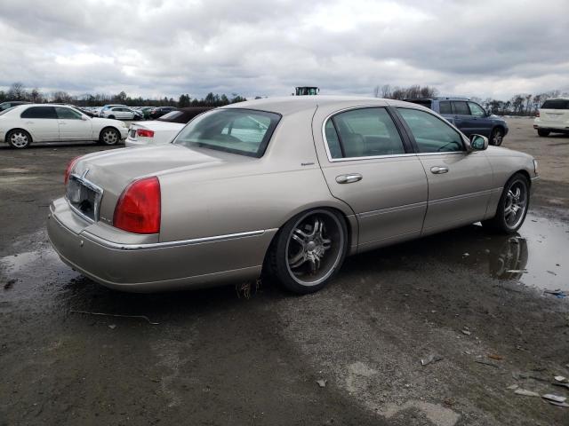 1LNHM82WX3Y675203 - 2003 LINCOLN TOWN CAR SIGNATURE SILVER photo 3