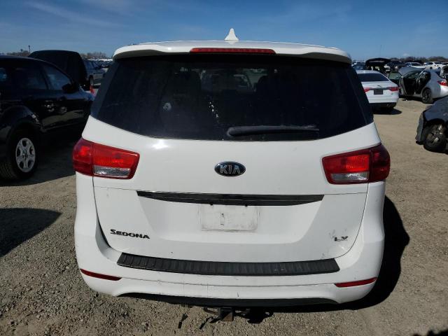 KNDMB5C12H6229091 - 2017 KIA SEDONA LX WHITE photo 6