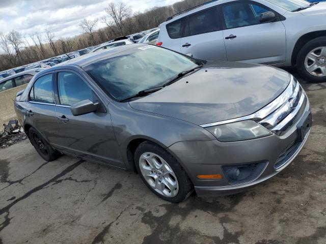 3FAHP0HA6AR106147 - 2010 FORD FUSION SE BROWN photo 4