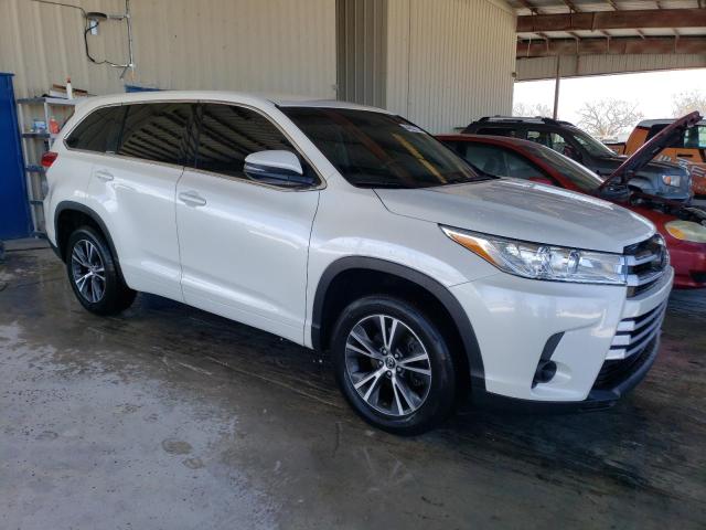 5TDZARFH4JS039954 - 2018 TOYOTA HIGHLANDER LE WHITE photo 4