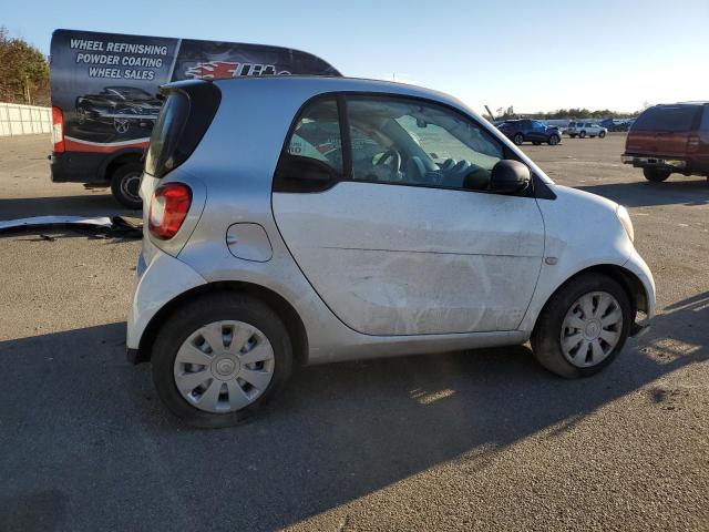 WMEFJ5DA8HK170261 - 2017 SMART FORTWO WHITE photo 3