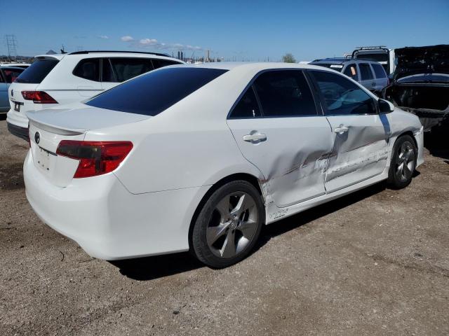 4T1BF1FK0CU630664 - 2012 TOYOTA CAMRY BASE WHITE photo 3