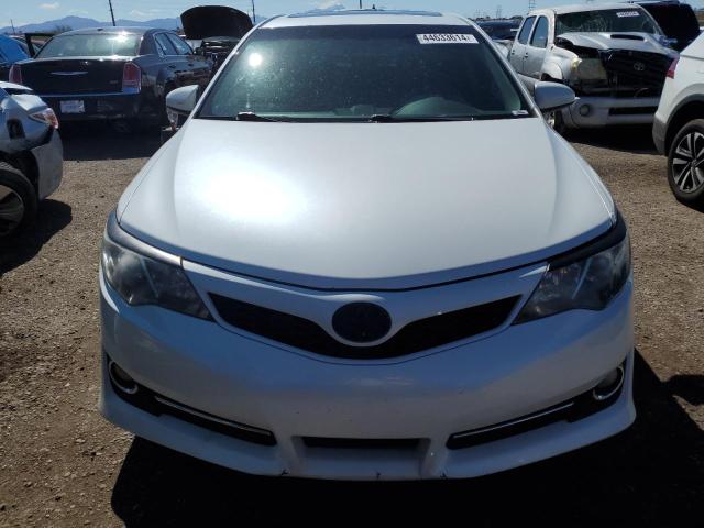 4T1BF1FK0CU630664 - 2012 TOYOTA CAMRY BASE WHITE photo 5