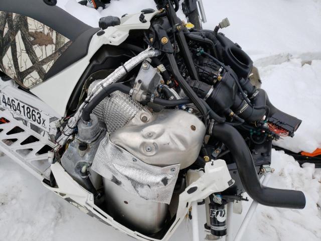 4UF17SNW0HT113698 - 2017 ARCTIC CAT ZR9000 双色 照片 9