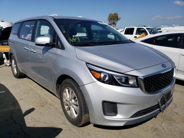 KNDMA5C16J6366382 - 2018 KIA SEDONA L SILVER photo 4