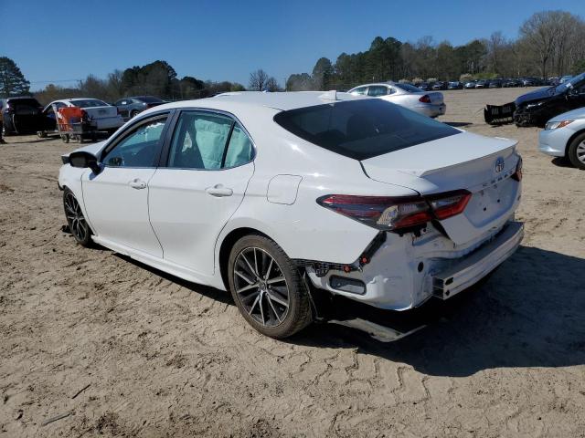 4T1G11AK8MU432167 - 2021 TOYOTA CAMRY SE WHITE photo 2