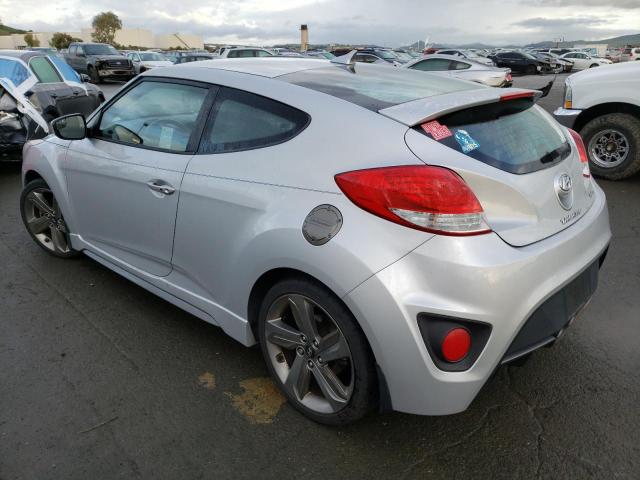 KMHTC6AE6FU239910 - 2015 HYUNDAI VELOSTER TURBO SILVER photo 2