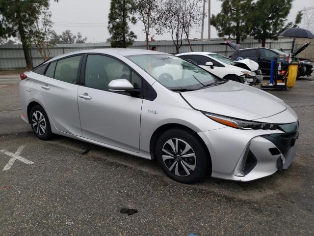 JTDKARFP3J3079775 - 2018 TOYOTA PRIUS PRIM 银色 照片 4