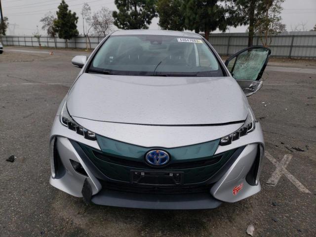 JTDKARFP3J3079775 - 2018 TOYOTA PRIUS PRIM 银色 照片 5