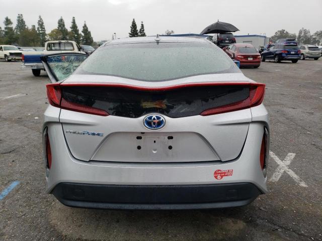 JTDKARFP3J3079775 - 2018 TOYOTA PRIUS PRIM 银色 照片 6