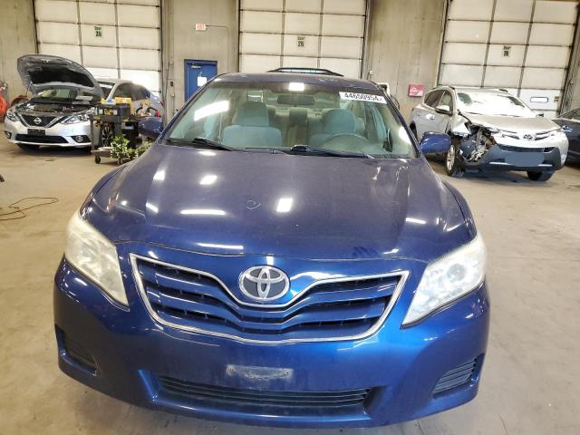 4T4BF3EK8AR046514 - 2010 TOYOTA CAMRY BASE BLUE photo 5