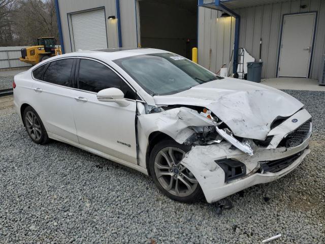 3FA6P0RU8KR181840 - 2019 FORD FUSION TITANIUM WHITE photo 4