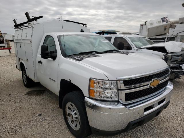 1GB3CZCG8DF152004 - 2013 CHEVROLET SILVERADO C3500 WHITE photo 4