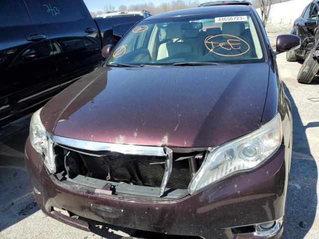 4T1BK3DB0BU429176 - 2011 TOYOTA AVALON BASE 紫色 照片 5