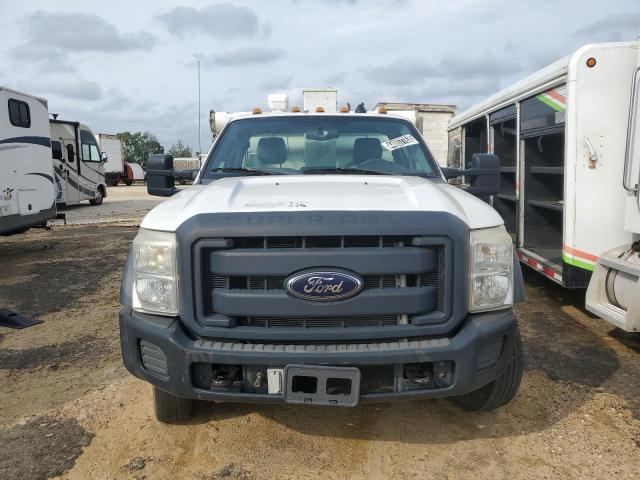 1FDUF4GYXCEC06495 - 2012 FORD F450 SUPER DUTY WHITE photo 5