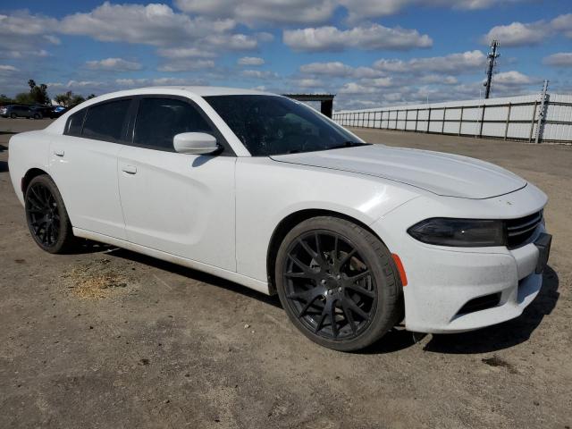 2C3CDXBG4FH790433 - 2015 DODGE CHARGER SE WHITE photo 4