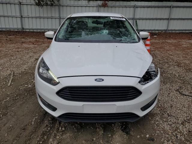 1FADP3FE5JL255833 - 2018 FORD FOCUS SE WHITE photo 5