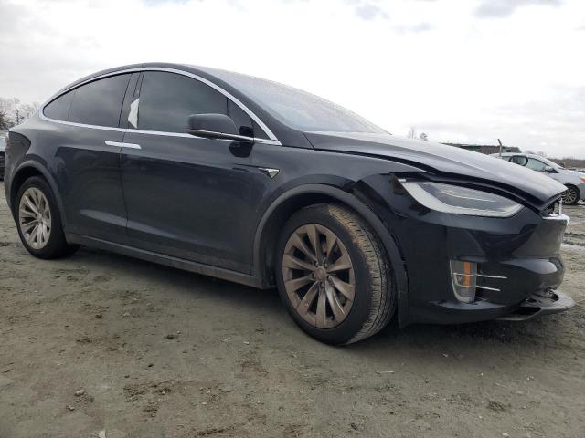 5YJXCDE22KF152776 - 2019 TESLA MODEL X BLACK photo 4