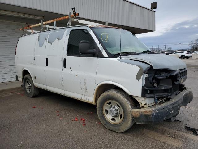 1GCGG25C591172847 - 2009 CHEVROLET EXPRESS G2 WHITE photo 4