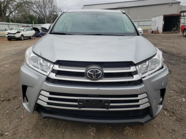 5TDJZRFH6KS613462 - 2019 TOYOTA HIGHLANDER SE SILVER photo 5