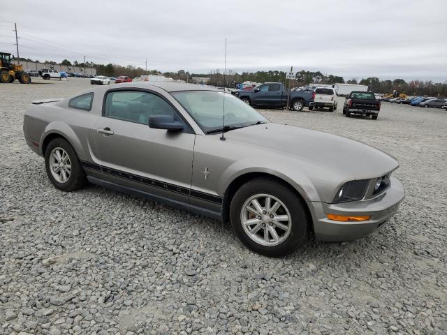 1ZVHT80NX85199901 - 2008 FORD MUSTANG GRAY photo 4