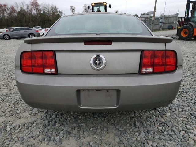 1ZVHT80NX85199901 - 2008 FORD MUSTANG GRAY photo 6