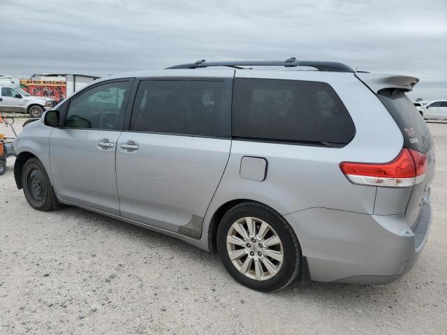 5TDYK3DC6BS158927 - 2011 TOYOTA SIENNA XLE GRAY photo 2