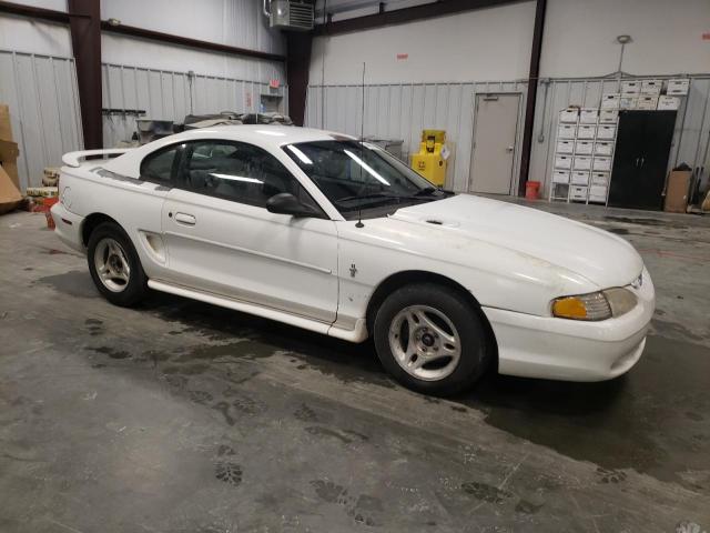 1FALP4040TF226243 - 1996 FORD MUSTANG WHITE photo 4