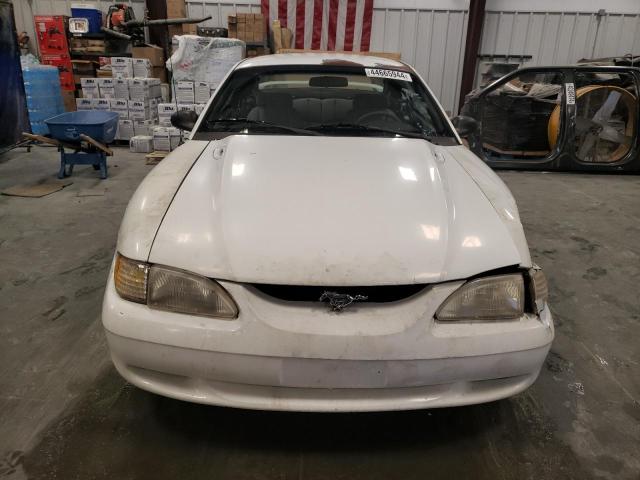 1FALP4040TF226243 - 1996 FORD MUSTANG WHITE photo 5