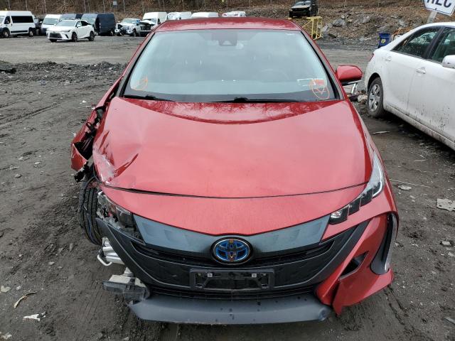 JTDKARFP5H3067637 - 2017 TOYOTA PRIUS PRIM RED photo 5