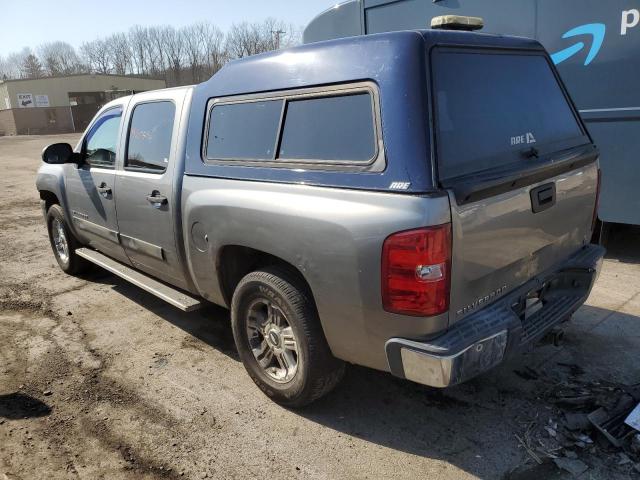 2GCEK13MX71690987 - 2007 CHEVROLET SILVERADO K1500 CREW CAB SILVER photo 2