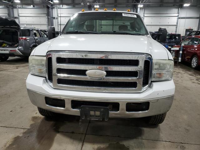 1FTWX33P26ED32419 - 2006 FORD F350 SUPER DUTY WHITE photo 5