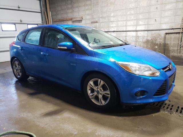 1FADP3K23EL147714 - 2014 FORD FOCUS SE BLUE photo 4