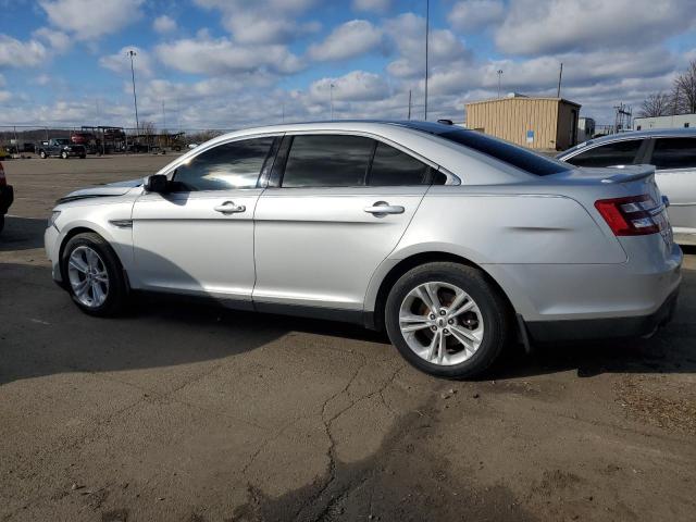 1FAHP2E88FG108493 - 2015 FORD TAURUS SEL SILVER photo 2