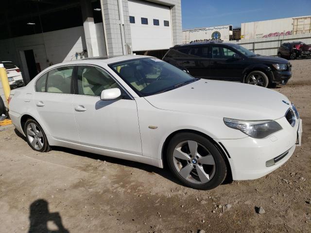 WBANV13568C150559 - 2008 BMW 528 XI WHITE photo 4