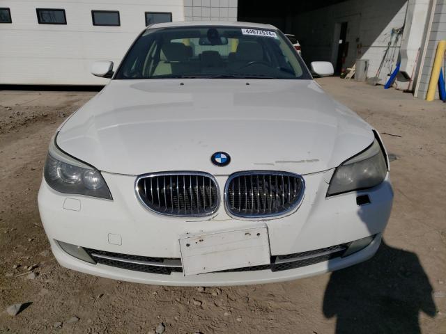 WBANV13568C150559 - 2008 BMW 528 XI WHITE photo 5