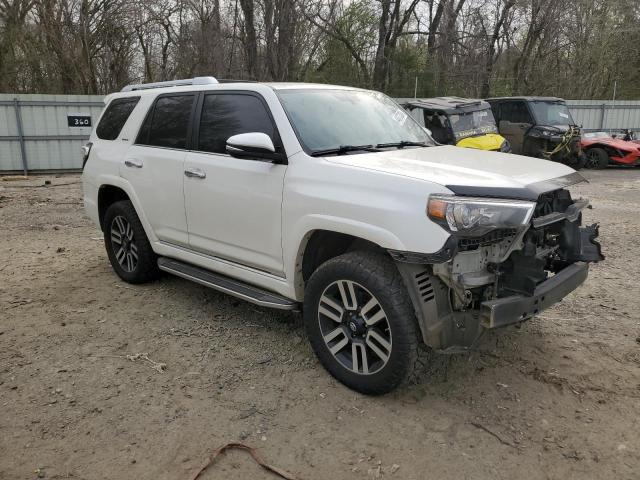 JTEBU5JR8H5470228 - 2017 TOYOTA 4RUNNER SR5/SR5 PREMIUM WHITE photo 4