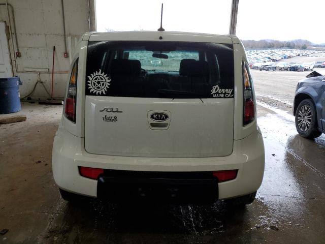 KNDJT2A16B7262758 - 2011 KIA SOUL WHITE photo 6