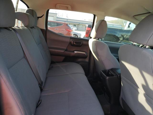 3TMAZ5CN4JM063275 - 2018 TOYOTA TACOMA DOUBLE CAB 灰色 照片 11