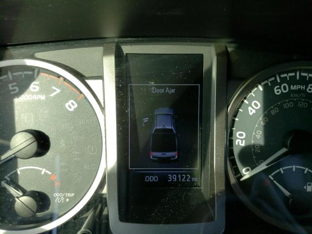 3TMAZ5CN4JM063275 - 2018 TOYOTA TACOMA DOUBLE CAB 灰色 照片 9