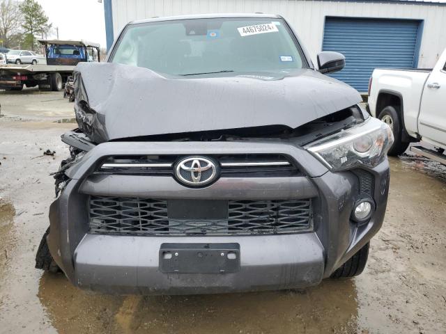 JTEBU5JR7L5780699 - 2020 TOYOTA 4RUNNER SR5/SR5 PREMIUM GRAY photo 5