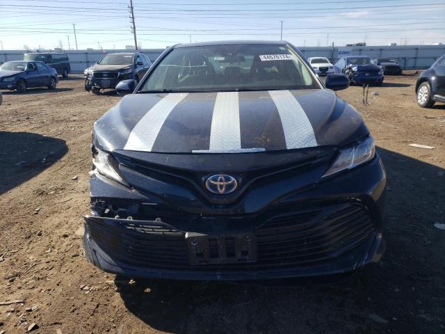 4T1B31HK4KU008251 - 2019 TOYOTA CAMRY LE BLUE photo 5