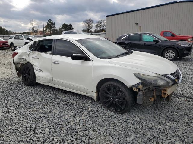 1N4AL3AP0HC269947 - 2017 NISSAN ALTIMA 2.5 WHITE photo 4